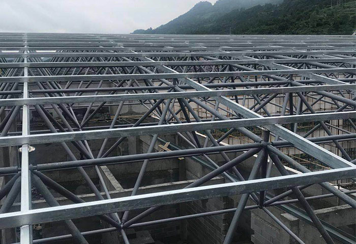 井冈山仁怀冠英学校艺体楼网架